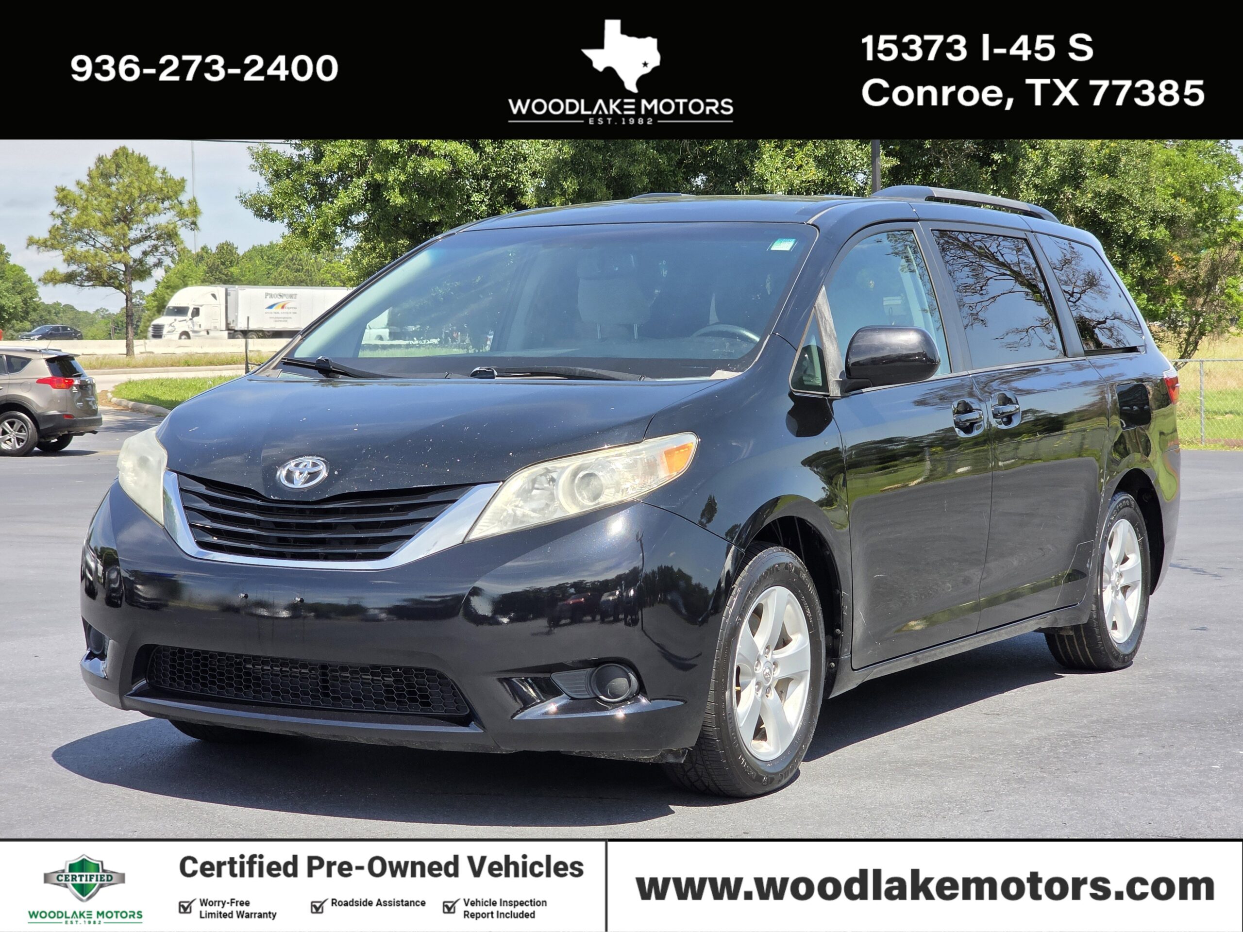2015 Toyota Sienna LE V6 7-Passenger Access Seat's photo