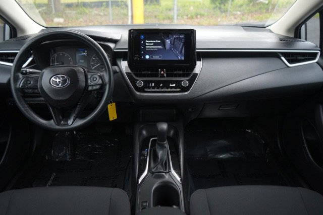 2025 Toyota Corolla LE - Photo 16