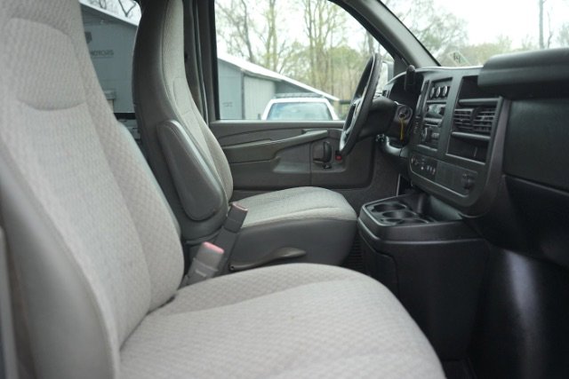 2014 Chevrolet Express Passenger LS - Photo 14