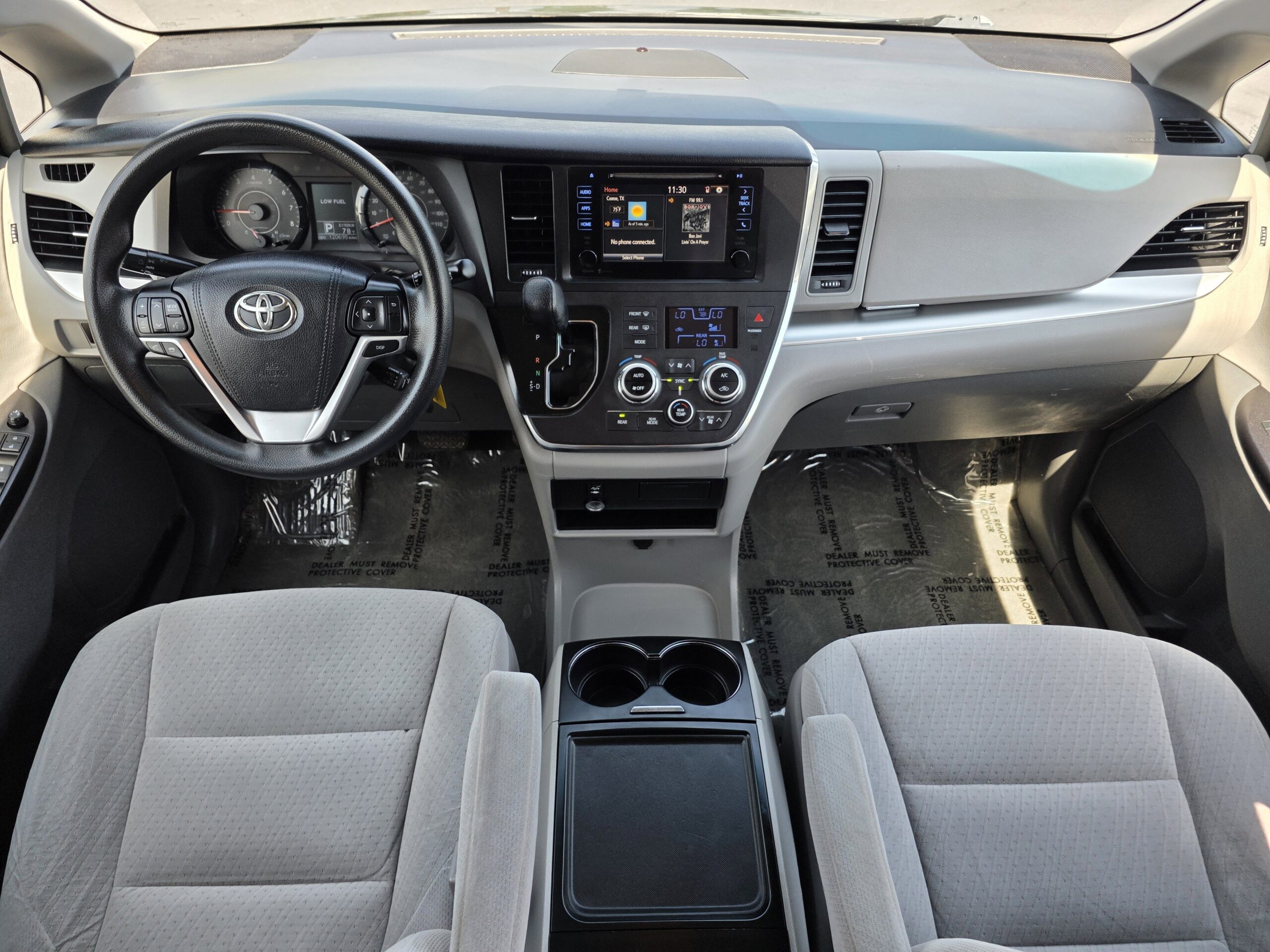 2015 Toyota Sienna LE - Photo 10