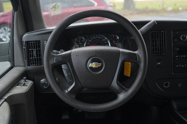 2014 Chevrolet Express Passenger LS - Photo 17