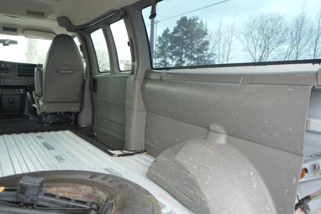 2014 Chevrolet Express Passenger LS - Photo 13