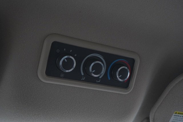 2014 Chevrolet Express Passenger LS - Photo 26