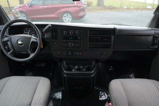 2014 Chevrolet Express Passenger LS - Photo 16