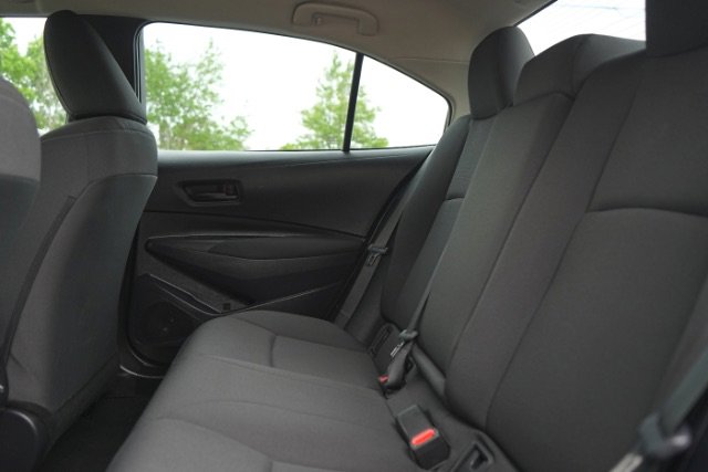 2025 Toyota Corolla LE - Photo 13