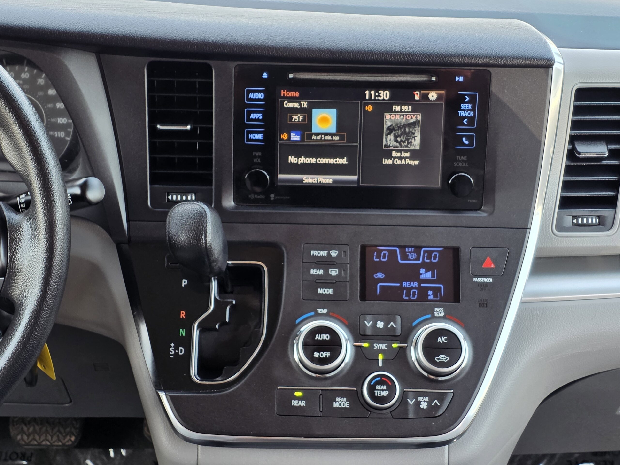 2015 Toyota Sienna LE - Photo 17