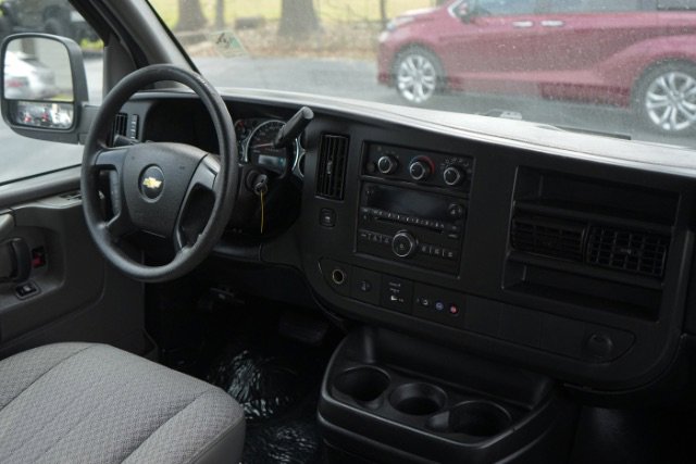 2014 Chevrolet Express Passenger LS - Photo 15