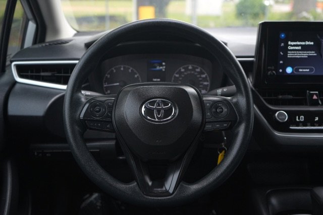 2025 Toyota Corolla LE - Photo 17