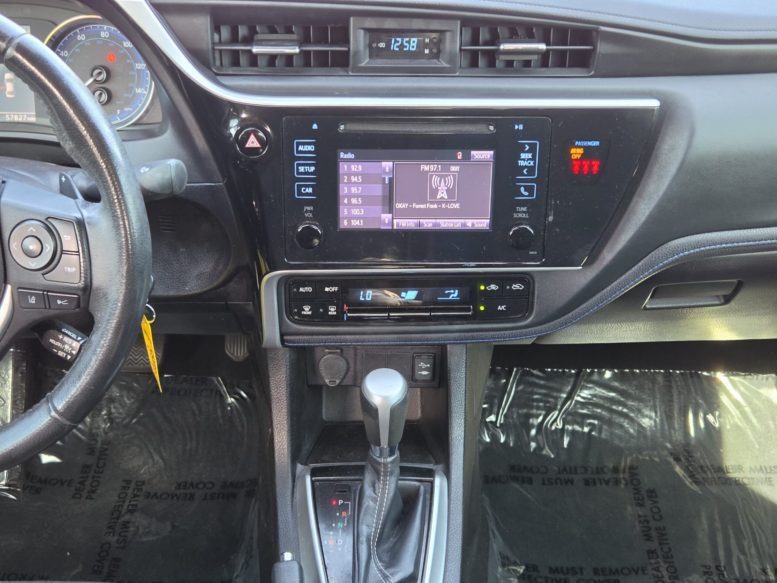 2019 Toyota Corolla SE - Photo 17