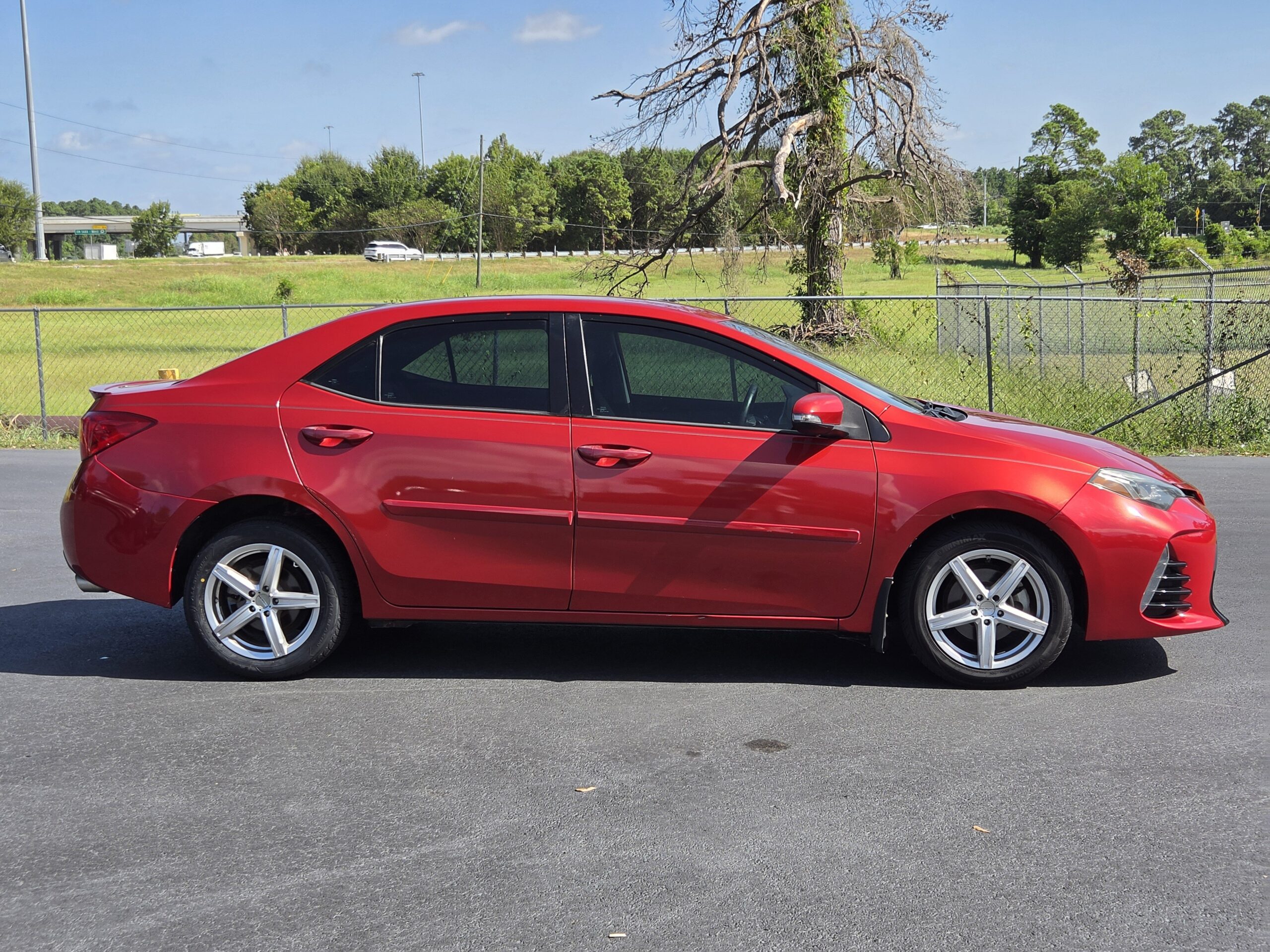 2019 Toyota Corolla SE - Photo 5
